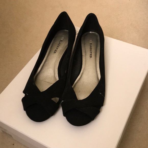 Black Peep Toe Sandals - Picture 2 of 2